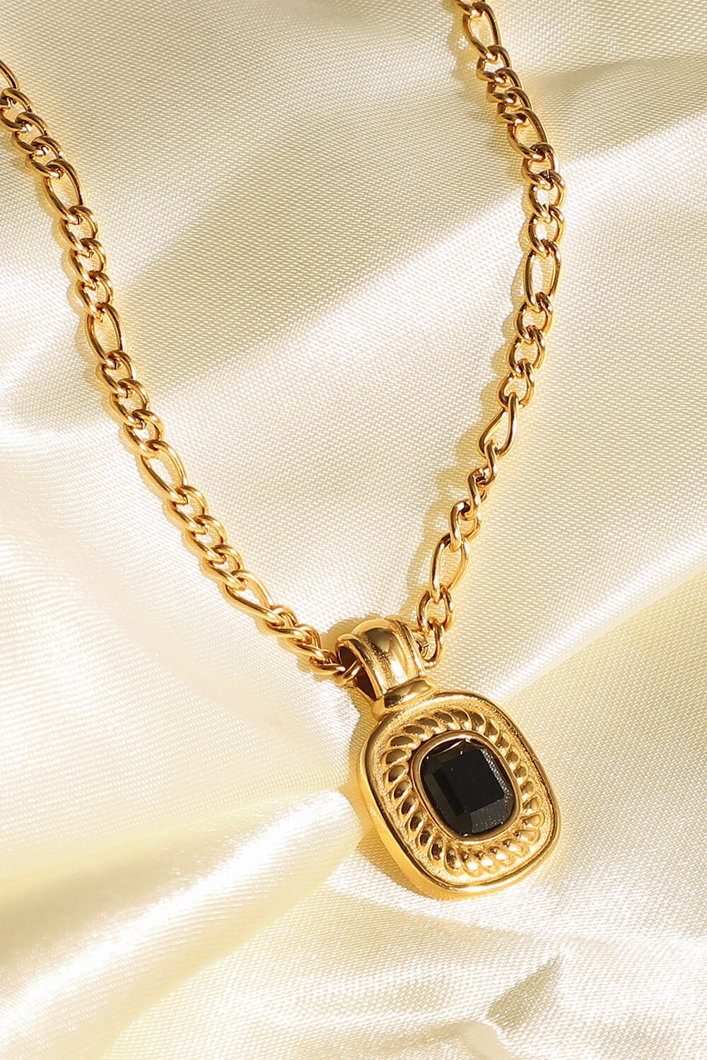 18K Gold Plated Inlaid Rhinestone Pendant Necklace - PINKCOLADA--100100342027892